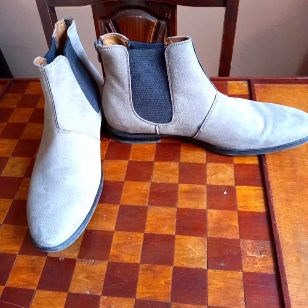 Size 10 Men's Chelsea boot